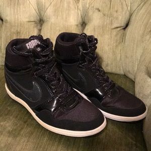 Nike with heel elevation